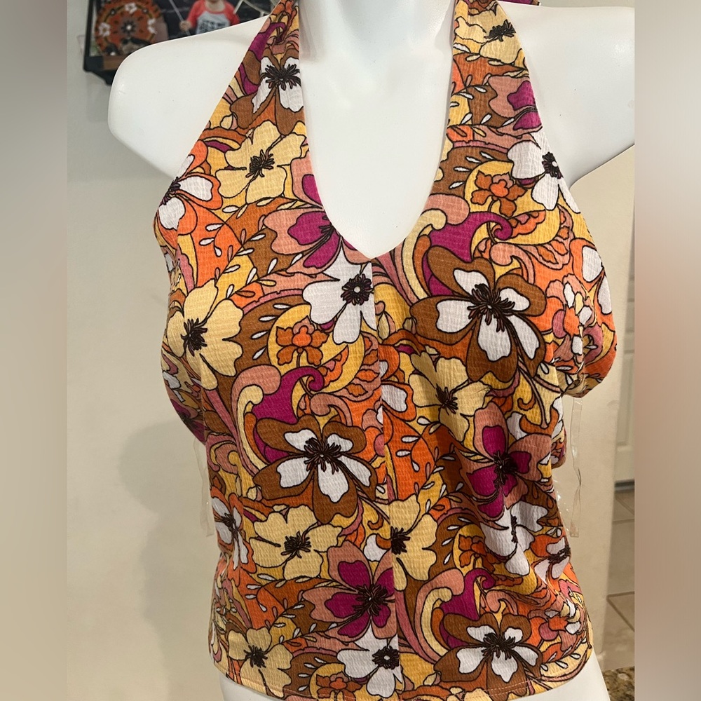 SO Goods for Life Floral Halter‎ Top